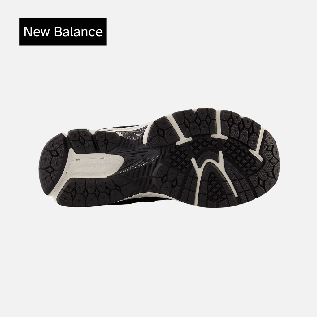 New Balance 2002R Big Kid Black Phantom