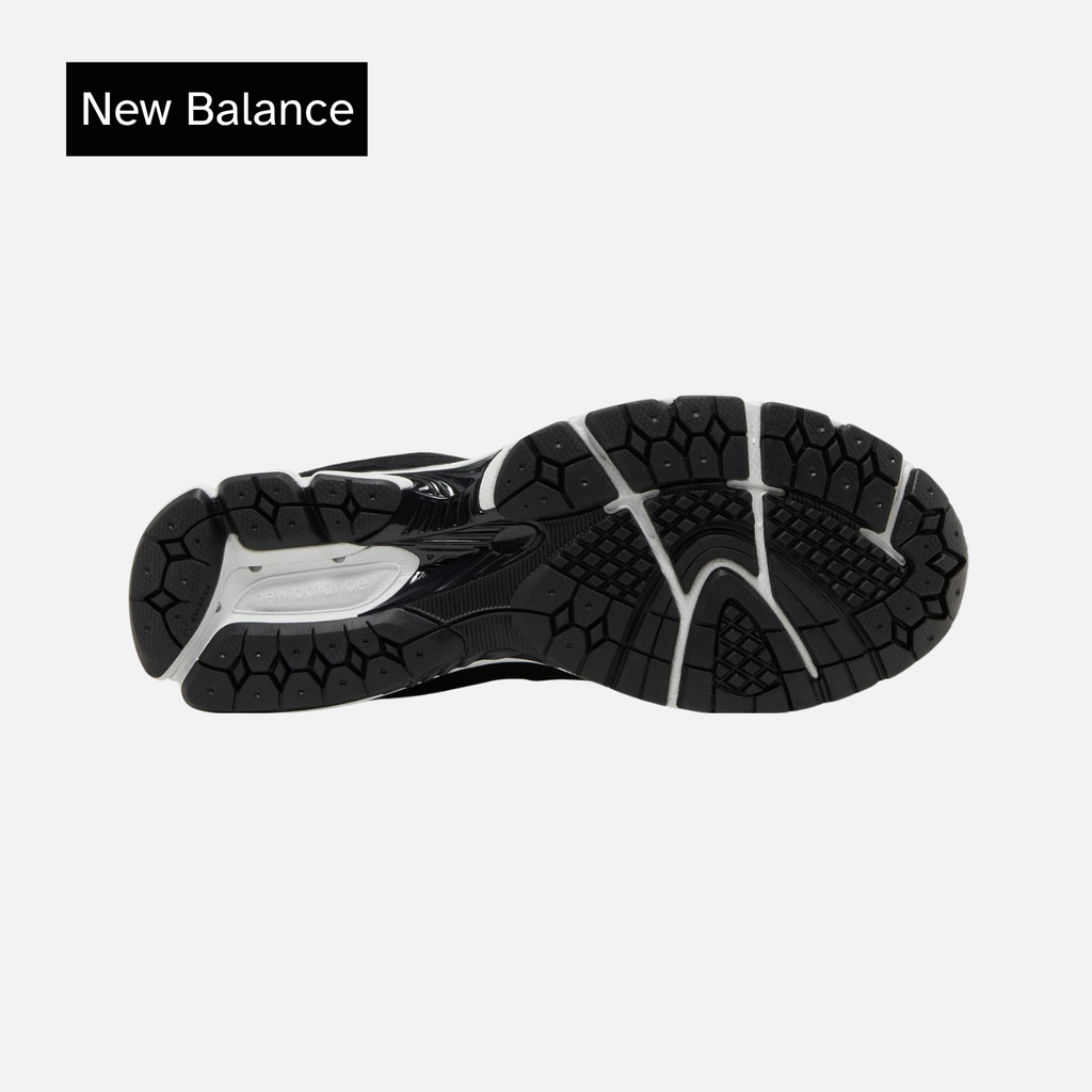 New Balance 2002R Black Gunmetal