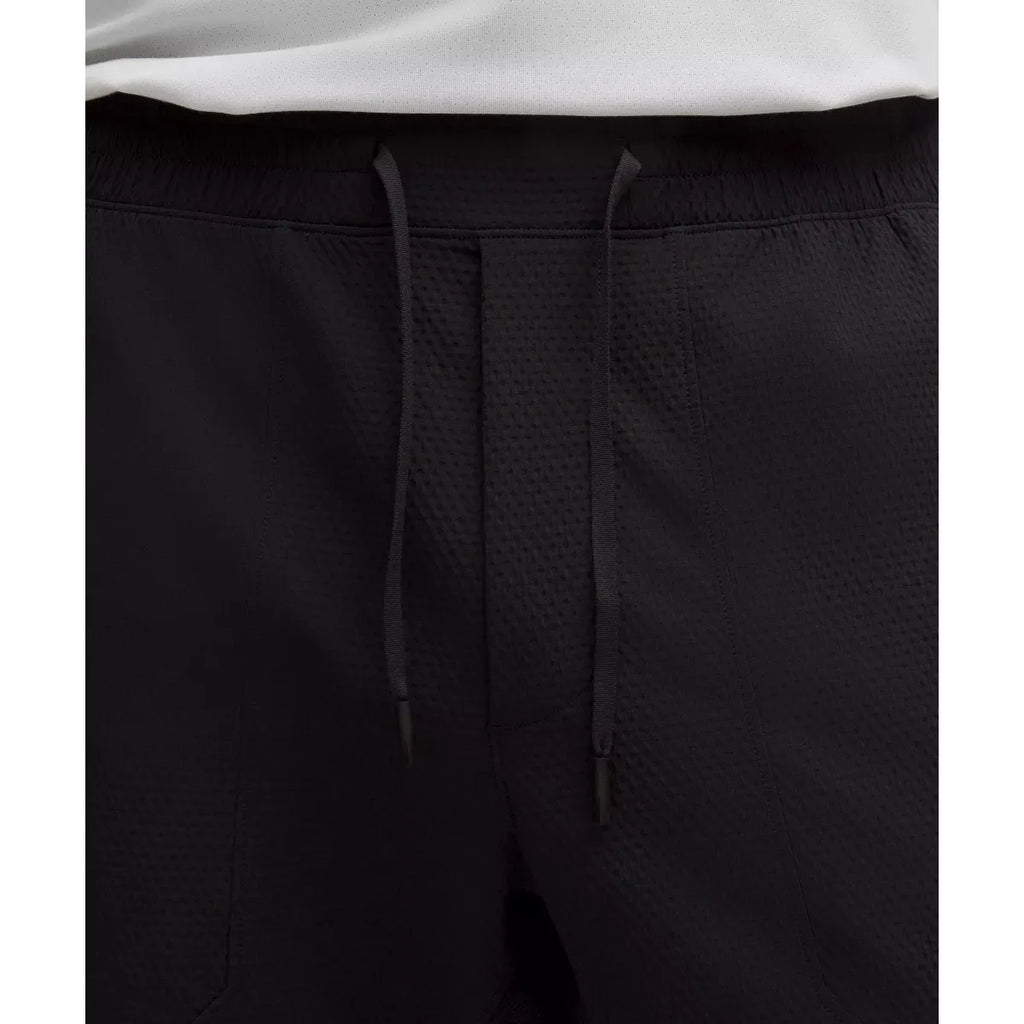 Lululemon Men's License to Train Textured Jogger Regular in Black