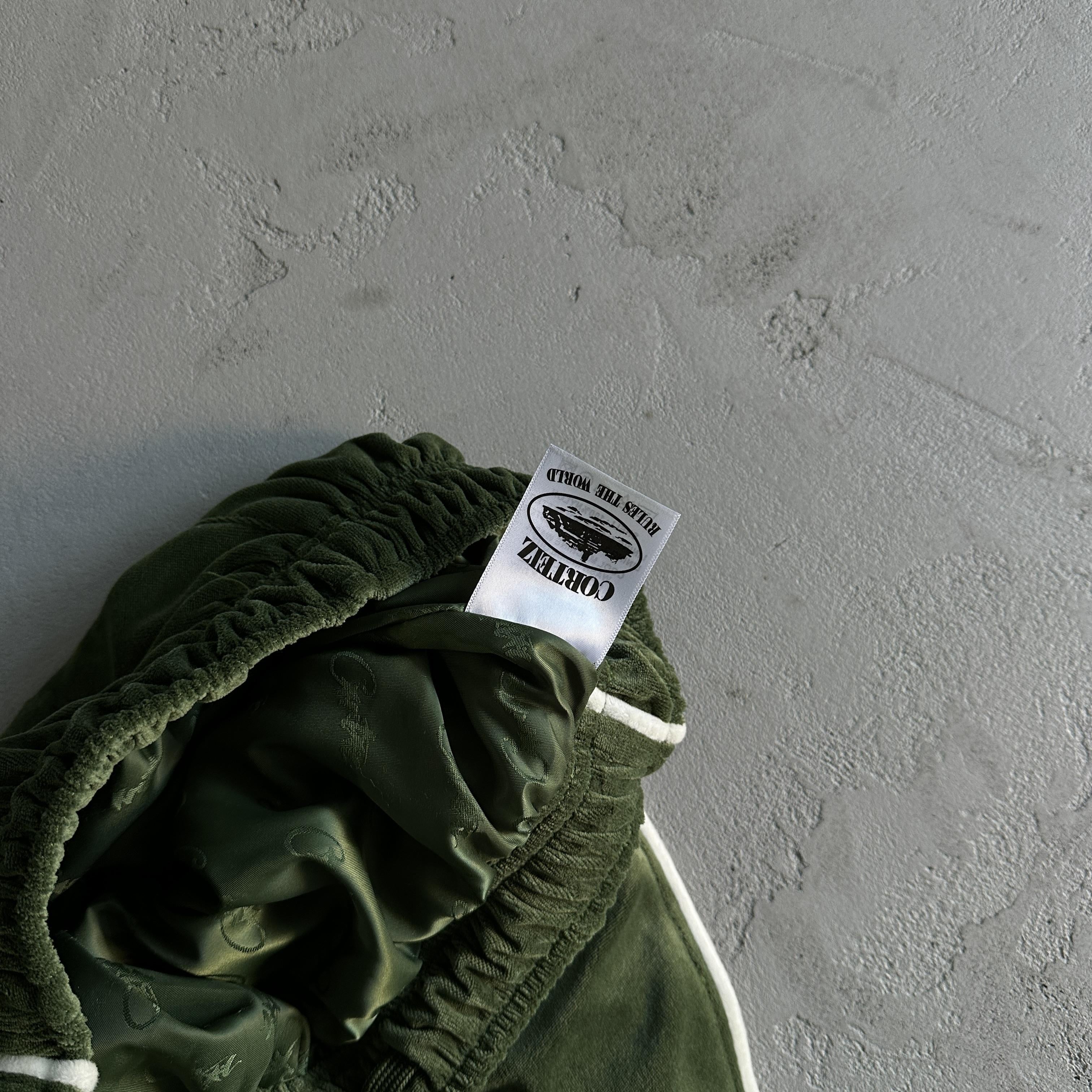 Corteiz Velvet Trackset Green